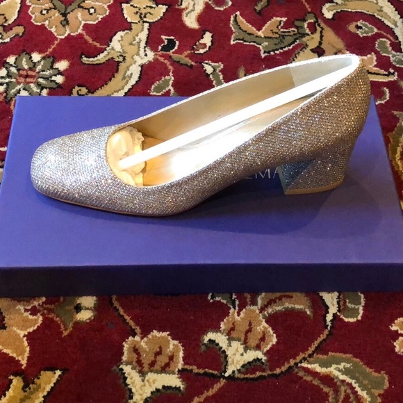 Stuart Weitzman Marymid Pump - Picture 4 of 5